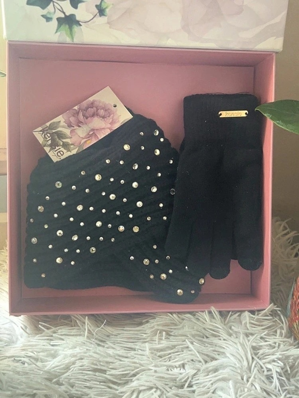 Kensie Studded Gloves in Black NWT